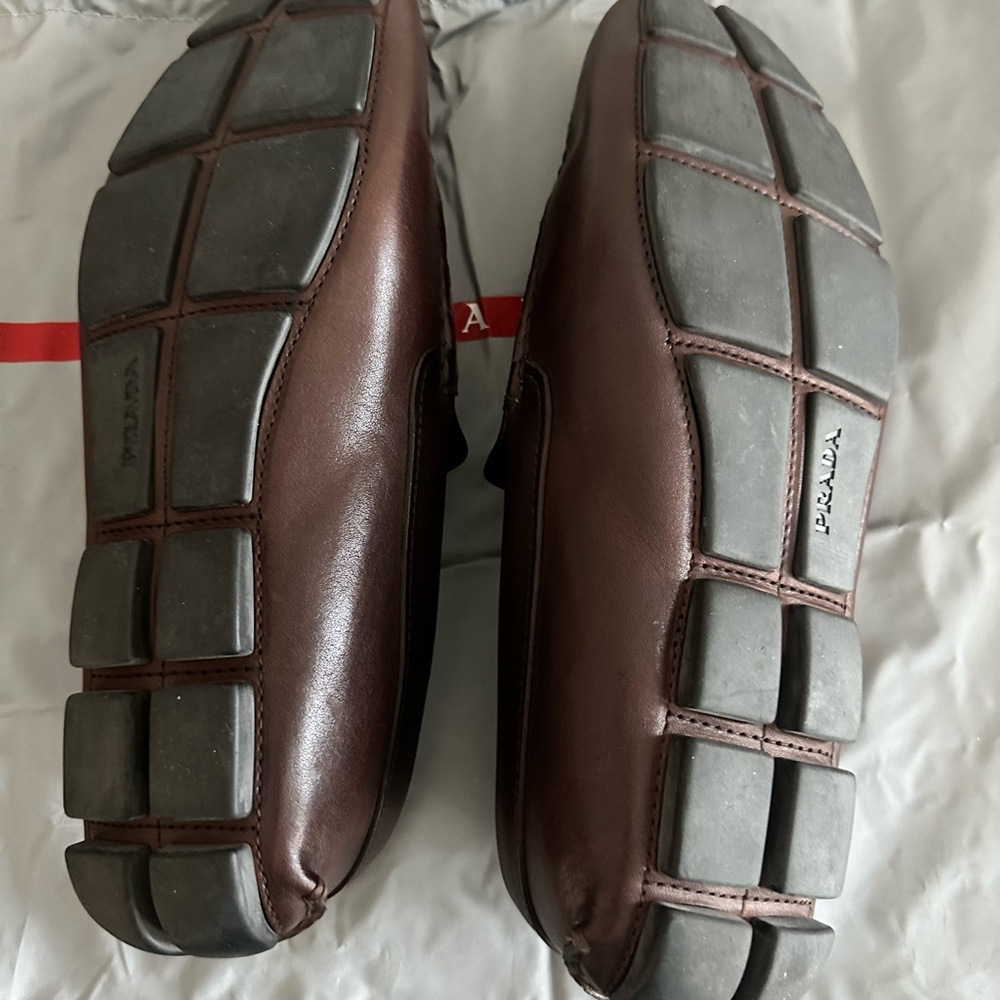 Prada Men's Dark Brown Leather driving Loafers with a crocodile embossed detail. - Picture 9 of 10